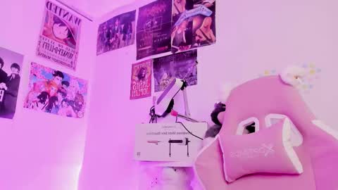 Snapshot of sachi_meow chatting on 12.05.25 Ig online show from 12.05.25