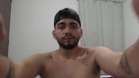 Snapshot of sack_rojas chatting on 10.20.25 Sack online show from 10.20.25