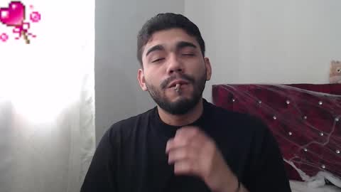 Snapshot of sack_rojas chatting on 10.27.25 Sack online show from 10.27.25