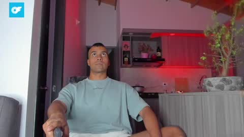 Snapshot of sag_1998 chatting on 01.18.25 Sag online show from 01.18.25