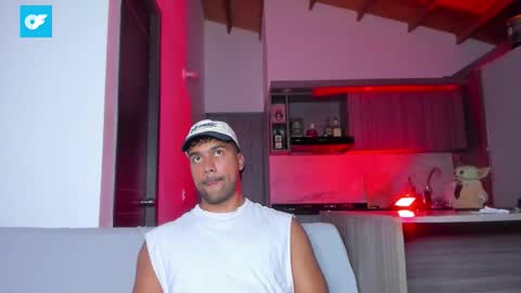 Snapshot of sag_1998 chatting on 10.03.25 Sag online show from 10.03.25