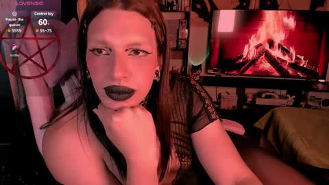 Snapshot of sailorbunnystar chatting on 03.04.25 Rose online show from 03.04.25