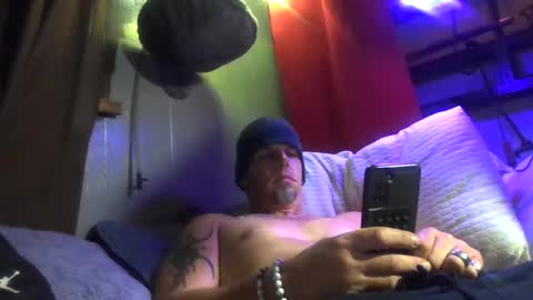 Snapshot of saintchriss chatting on 10.22.25 saintchriss online show from 10.22.25