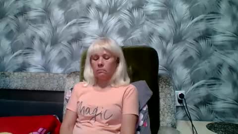 Snapshot of sakura_blonde chatting on 11.06.25 sakura_blonde online show from 11.06.25