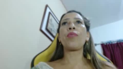 Snapshot of salome_blondie chatting on 09.08.25 salome online show from 09.08.25