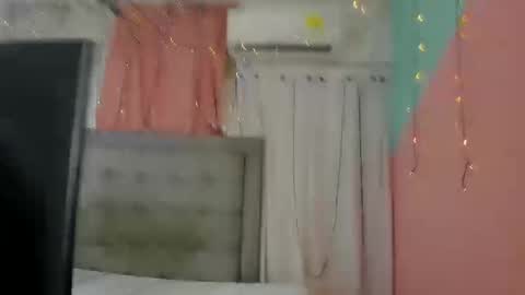 Snapshot of salome_domi chatting on 09.20.25 salome online show from 09.20.25