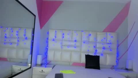 Snapshot of salome_rouse chatting on 10.10.25 Salome Rose online show from 10.10.25
