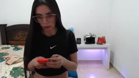 Snapshot of salome_sweet4_ chatting on 02.25.25 salome online show from 02.25.25