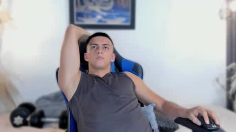 Snapshot of salvatore_romanoo chatting on 02.23.25 Salvatore online show from 02.23.25