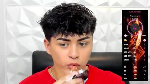 Snapshot of sam_daves_ chatting on 11.15.25 Sam online show from 11.15.25