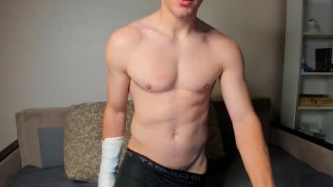 Snapshot of sam_huston18 chatting on 10.09.25 BACK IN 2 WEEKS online show from 10.09.25