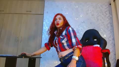Snapshot of samanta_brownn_ chatting on 12.30.24 samanta online show from 12.30.24