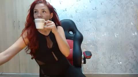 Snapshot of samanta_brownn_ chatting on 09.12.25 samanta online show from 09.12.25