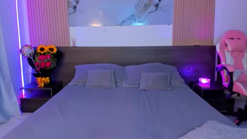 Snapshot of samantha_moons chatting on 09.22.25 samantha_moons online show from 09.22.25