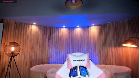 Samantha Klein online show from 02.19.25