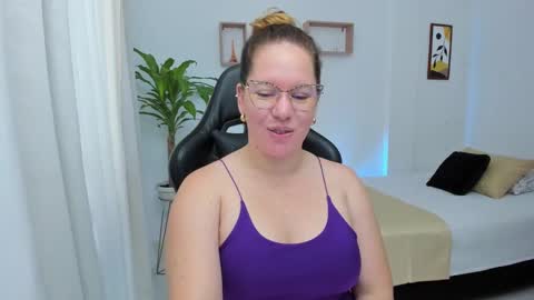 Snapshot of samanthaleon chatting on 12.14.24 Samantha samy online show from 12.14.24
