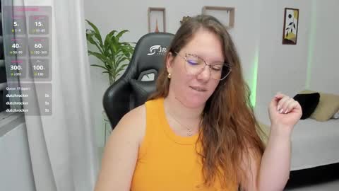 Snapshot of samanthaleon chatting on 12.19.24 Samantha samy online show from 12.19.24