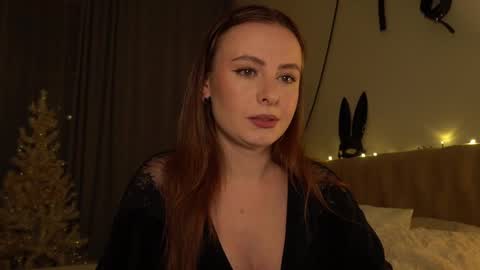 Snapshot of samanthavixen chatting on 12.09.24 Goddess Samantha Vixen online show from 12.09.24