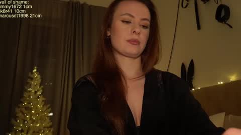 Snapshot of samanthavixen chatting on 12.15.24 Goddess Samantha Vixen online show from 12.15.24