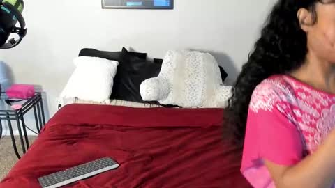Snapshot of samatha1998 chatting on 02.24.25 Yaya online show from 02.24.25