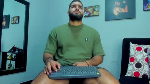 Snapshot of samir_hazard chatting on 12.10.24 samir_hazard online show from 12.10.24