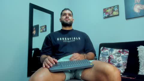 Snapshot of samir_hazard chatting on 01.15.25 samir_hazard online show from 01.15.25