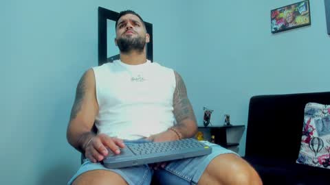 Snapshot of samir_hazard chatting on 02.01.25 samir_hazard online show from 02.01.25