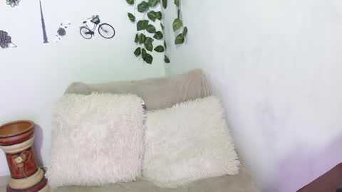 Snapshot of samira_lennox chatting on 12.22.24 SAMIRA online show from 12.22.24