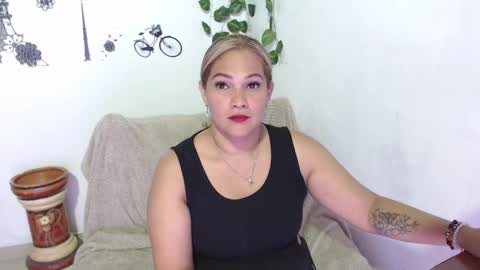 Snapshot of samira_lennox chatting on 12.24.24 SAMIRA online show from 12.24.24