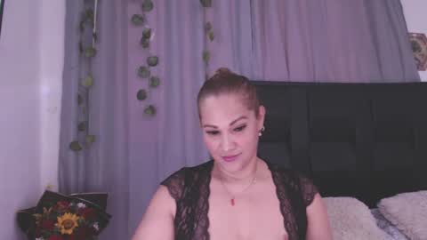 Snapshot of samira_lennox chatting on 09.14.25 SAMIRA online show from 09.14.25