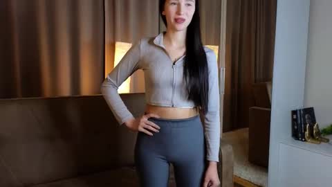 Snapshot of samirawelborn chatting on 11.23.25 Mila online show from 11.23.25