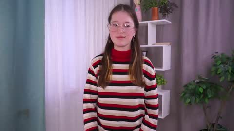 Snapshot of sammy_bubbles chatting on 11.26.25 Sammy online show from 11.26.25