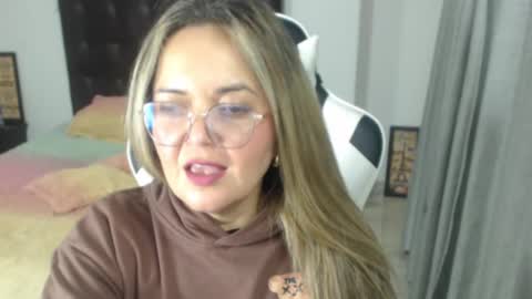 Snapshot of samy_vsn chatting on 02.19.25 samy_vsn online show from 02.19.25