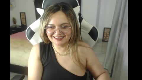 Snapshot of samy_vsn chatting on 02.28.25 samy_vsn online show from 02.28.25