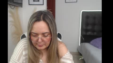 Snapshot of samy_vsn chatting on 09.15.25 samy_vsn online show from 09.15.25