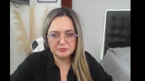 Snapshot of samy_vsn chatting on 09.17.25 samy_vsn online show from 09.17.25