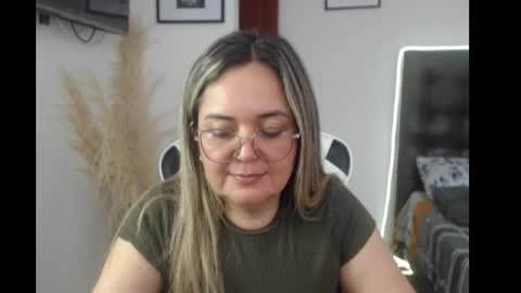 Snapshot of samy_vsn chatting on 10.08.25 samy_vsn online show from 10.08.25