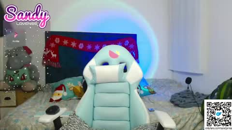 Snapshot of sandprinss chatting on 12.18.24 Sandy Prinss online show from 12.18.24