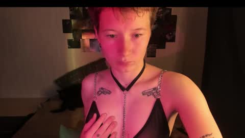 Snapshot of sandraa_a chatting on 09.30.25 sandraa_a online show from 09.30.25