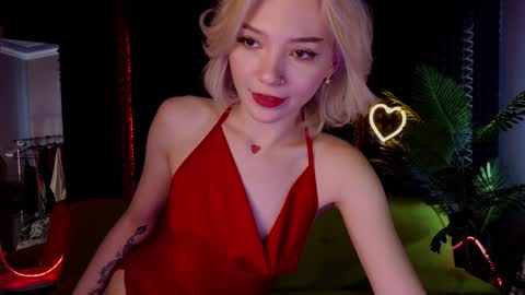 Snapshot of sandraboyl chatting on 01.23.25 Sandy online show from 01.23.25