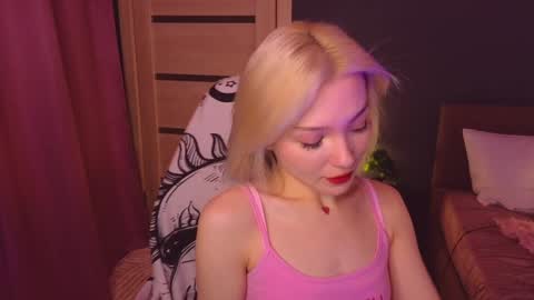 Snapshot of sandraboyl chatting on 01.28.25 Sandy online show from 01.28.25