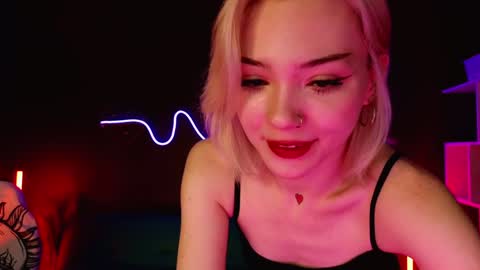 Snapshot of sandraboyl chatting on 02.02.25 Sandy online show from 02.02.25