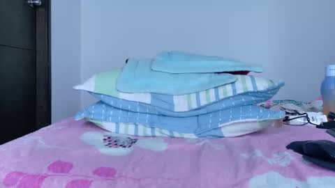 Snapshot of sandylau_ chatting on 11.26.25 sandy online show from 11.26.25