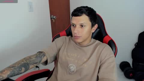 Snapshot of santi_alpha chatting on 09.14.25 Santi online show from 09.14.25