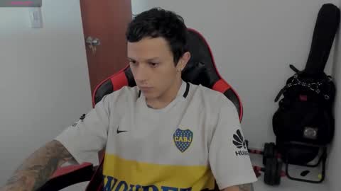 Snapshot of santi_alpha chatting on 09.24.25 Santi online show from 09.24.25