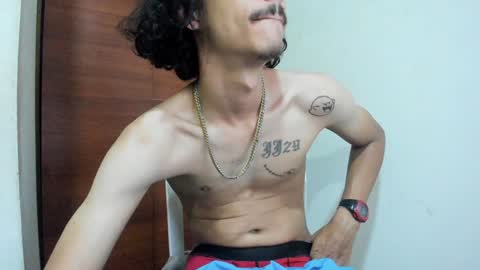 Snapshot of santiagoxxxtreme_ chatting on 12.04.24 Santiago online show from 12.04.24
