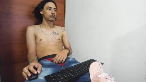 Snapshot of santiagoxxxtreme_ chatting on 12.18.24 Santiago online show from 12.18.24