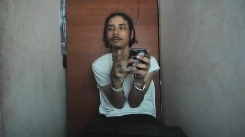Snapshot of santiagoxxxtreme_ chatting on 01.04.25 Santiago online show from 01.04.25