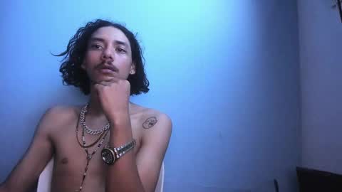 Snapshot of santiagoxxxtreme_ chatting on 01.11.25 Santiago online show from 01.11.25