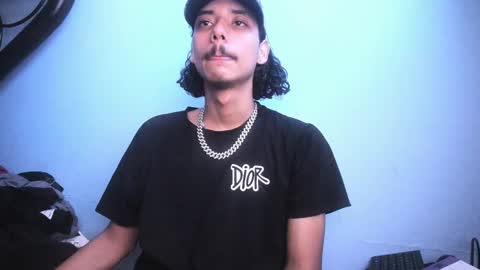 Snapshot of santiagoxxxtreme_ chatting on 01.11.25 Santiago online show from 01.11.25